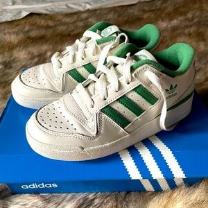 Adidas Kids Sneakers in White and Green